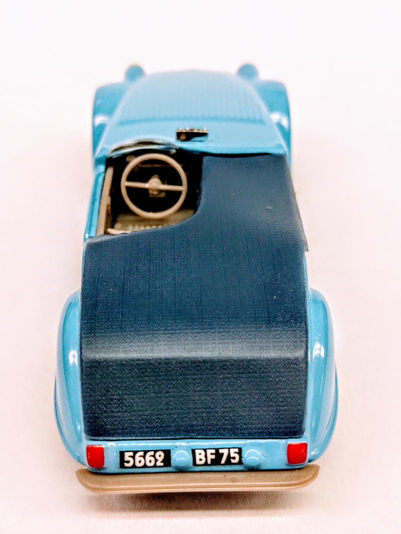 Love the texture on that tonneau cover! It really pops nicely with a little filtering.